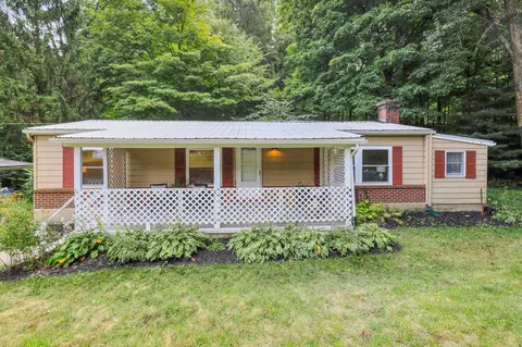 9878 Reynolds Rd NE, Newark, OH 43055
