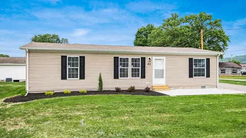 62 Clay St, Frazeysburg, OH 43822