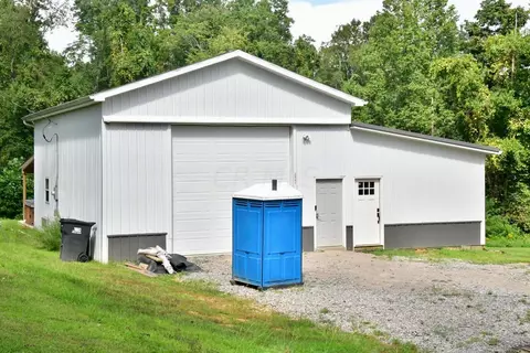 3847 Hemmers Ln, Zanesville, OH 43701