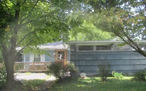 3177 Bluefield Dr, Columbus, OH 43207