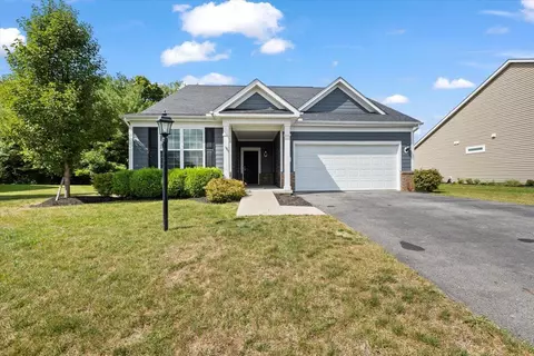325 Ione Ct, Pickerington, OH 43147