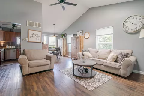 1329 Eagle View Dr, Columbus, OH 43228