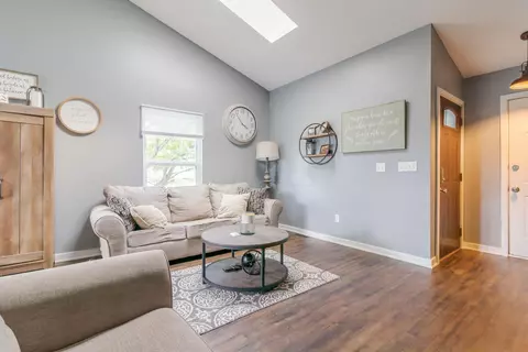 1329 Eagle View Dr, Columbus, OH 43228 photo 3