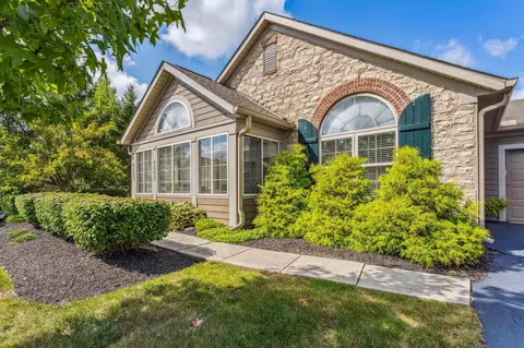 4203 Windsor Bridge Pl #5, New Albany, OH 43054