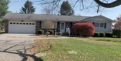 1418 Bristol Downs Rd, Newark, OH 43055