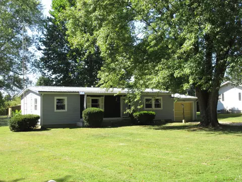 5728 Chestnut Hills Rd NE, Newark, OH 43055