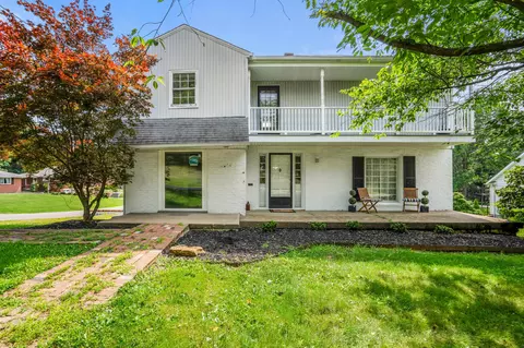 2810 Dresden Rd, Zanesville, OH 43701