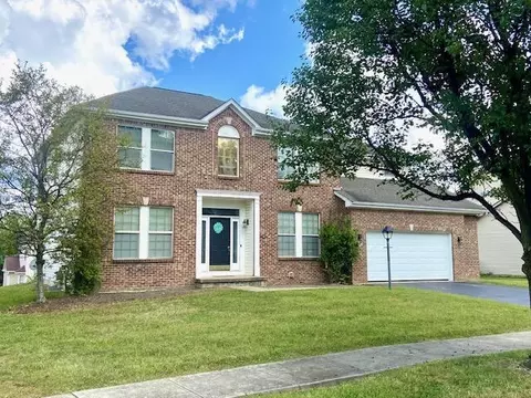650 Canteridge Dr, Pickerington, OH 43147