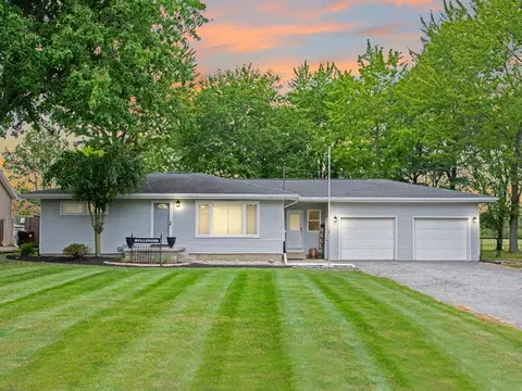 3247 Berryhill Rd, Lima, OH 45801