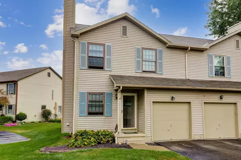 8008 Lakeloop Dr, Westerville, OH 43081