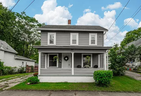 148 E William St, Delaware, OH 43015