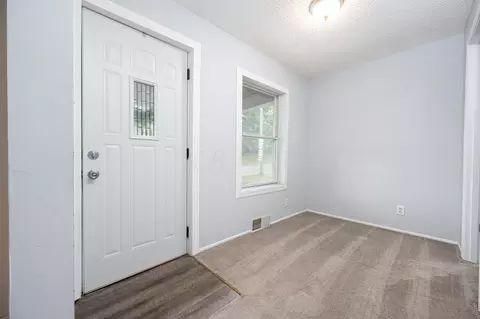 148 E William St, Delaware, OH 43015 photo 3