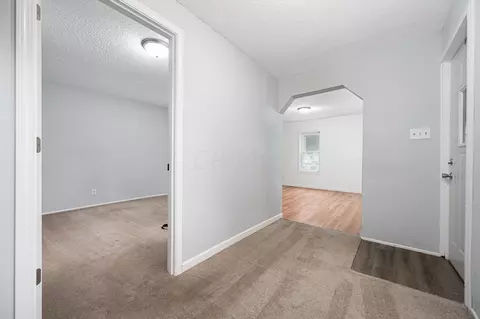 148 E William St, Delaware, OH 43015 photo 4