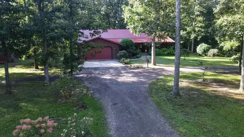 1600 W Hardesty Rd, Norwich, OH 43767
