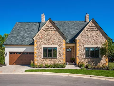 180 Barrington Pl, Powell, OH 43065