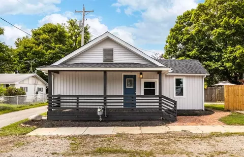 1027 S Washington St, Circleville, OH 43113
