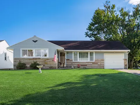 332 Elm St, Duncan Falls, OH 43734