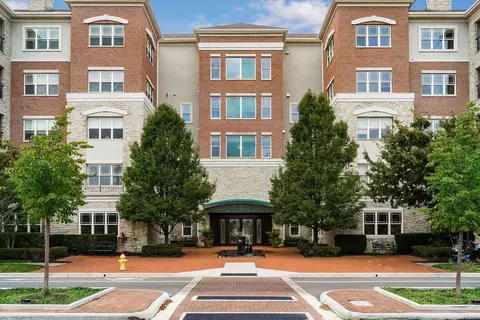 3175 Tremont Rd #211, Columbus, OH 43221