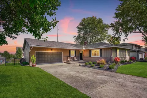 1662 Dollivor Dr, Columbus, OH 43235