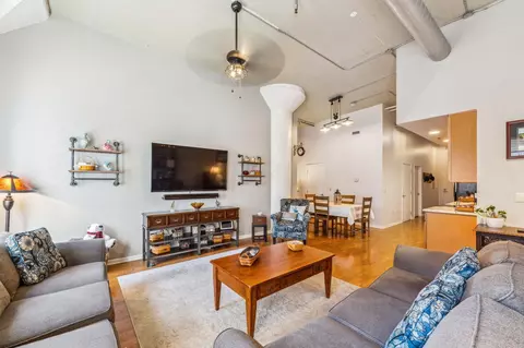 221 N Front St #503, Columbus, OH 43215