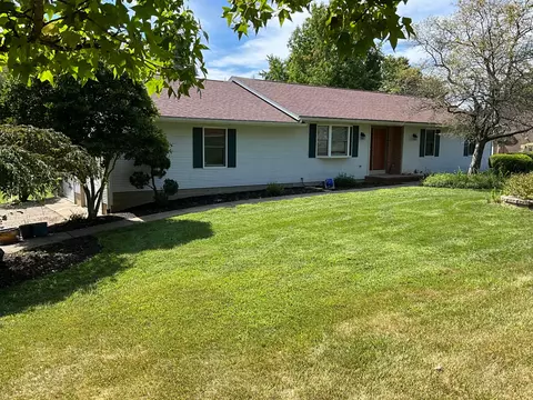 2677 Applewood Ln NE, Lancaster, OH 43130