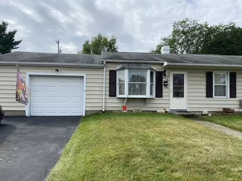 405 Avon Dr, Circleville, OH 43113