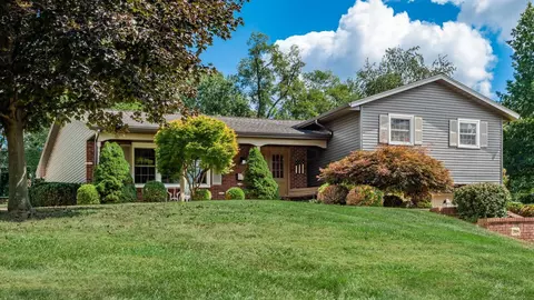2800 W Ray Dr, Zanesville, OH 43701