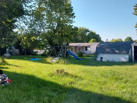 6464 Putnam Dr, Circleville, OH 43113 photo 2