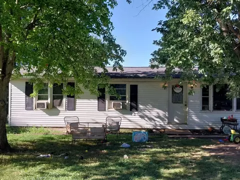 6464 Putnam Dr, Circleville, OH 43113