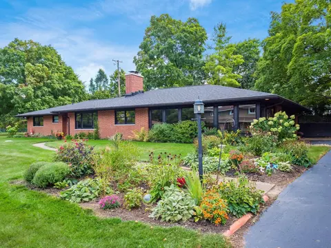4215 Ongaro Dr, Columbus, OH 43204