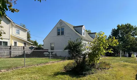106 Park St, Circleville, OH 43113 photo 3