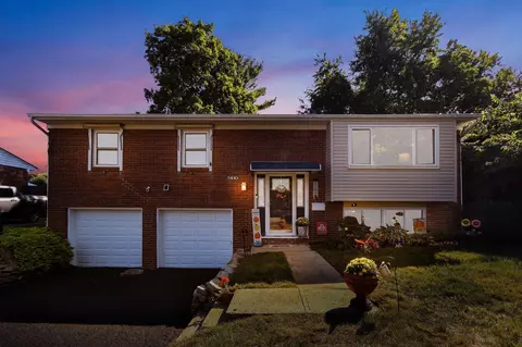 5430 Roche Dr, Columbus, OH 43229