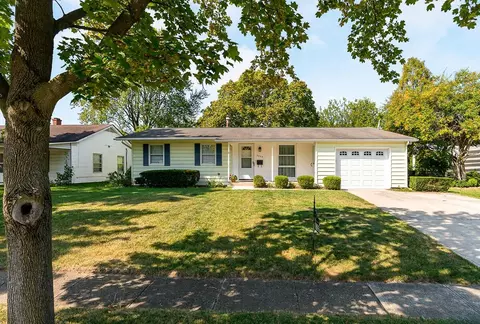 3809 Hillcrest St W, Hilliard, OH 43026