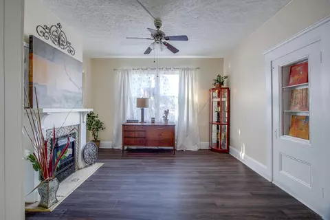 Living - 456 Sherman Ave, Springfield, OH 45503 photo 1 of 2