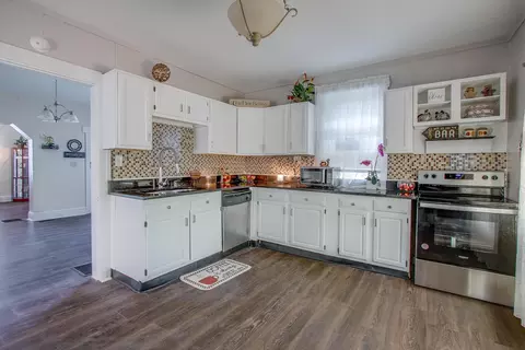 Kitchen - 456 Sherman Ave, Springfield, OH 45503 photo 2 of 3