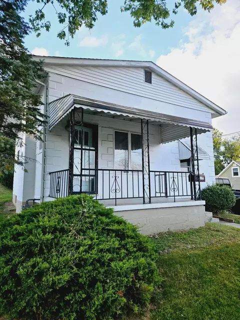 631 Smithfield Ave, Lancaster, OH 43130