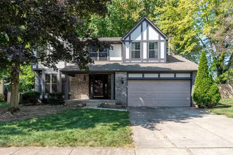 8371 English Oak Dr, Westerville, OH 43081