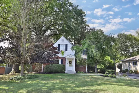 5713 Dover Ct, Worthington, OH 43085