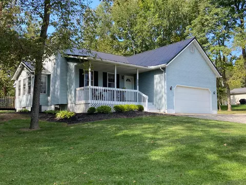 3143 Apple Valley Dr, Howard, OH 43028