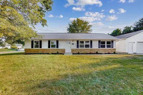 1105 W Lake Ave, New Carlisle, OH 45344