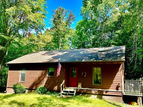 1267 Zuni Ln, Sugar Grove, OH 43155