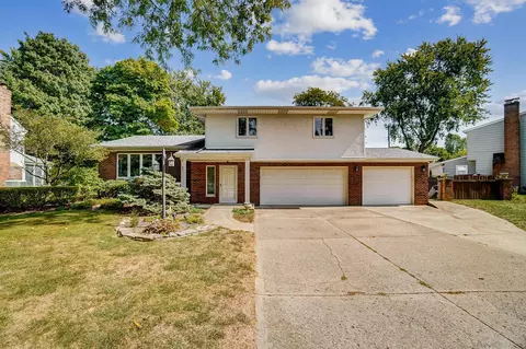 1351 Brookridge Dr, Columbus, OH 43235