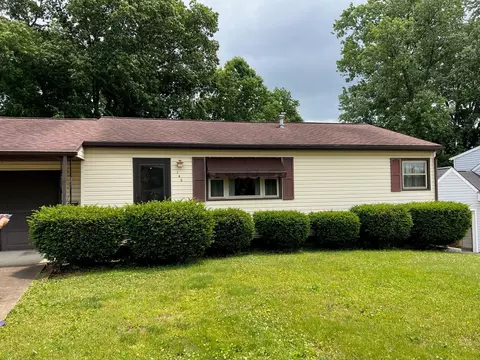 140 Berwick Dr, Lancaster, OH 43130