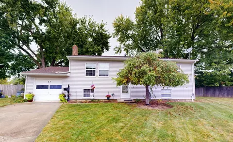 27 Pleasant Ct, Delaware, OH 43015
