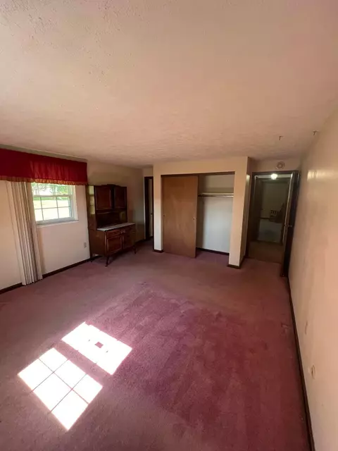 670 E Possum Rd, Springfield, OH 45502 photo 23