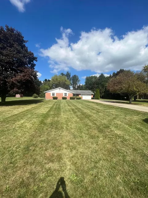670 E Possum Rd, Springfield, OH 45502