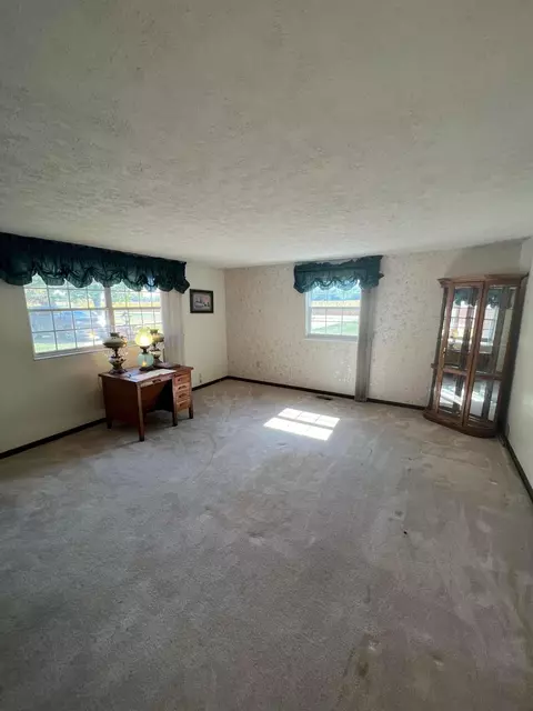 670 E Possum Rd, Springfield, OH 45502 photo 18