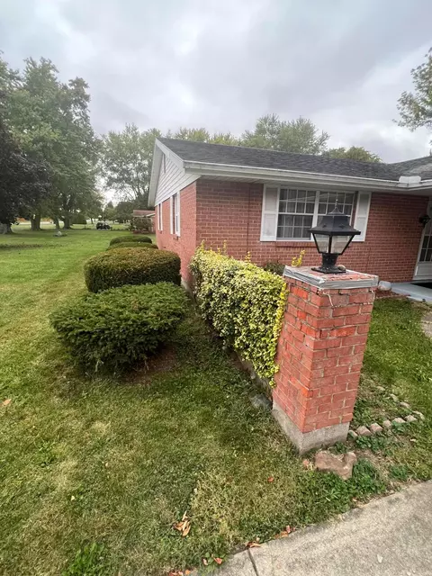 670 E Possum Rd, Springfield, OH 45502 photo 11