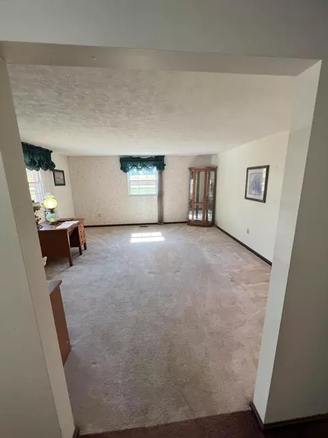 670 E Possum Rd, Springfield, OH 45502 photo 19