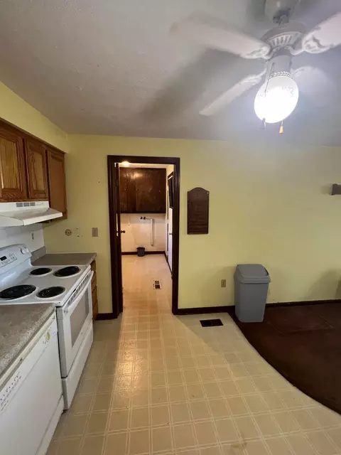 670 E Possum Rd, Springfield, OH 45502 photo 41